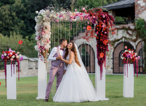 indoor-or-outdoor-wedding